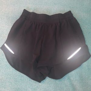 lululemon hotty hot shorts!